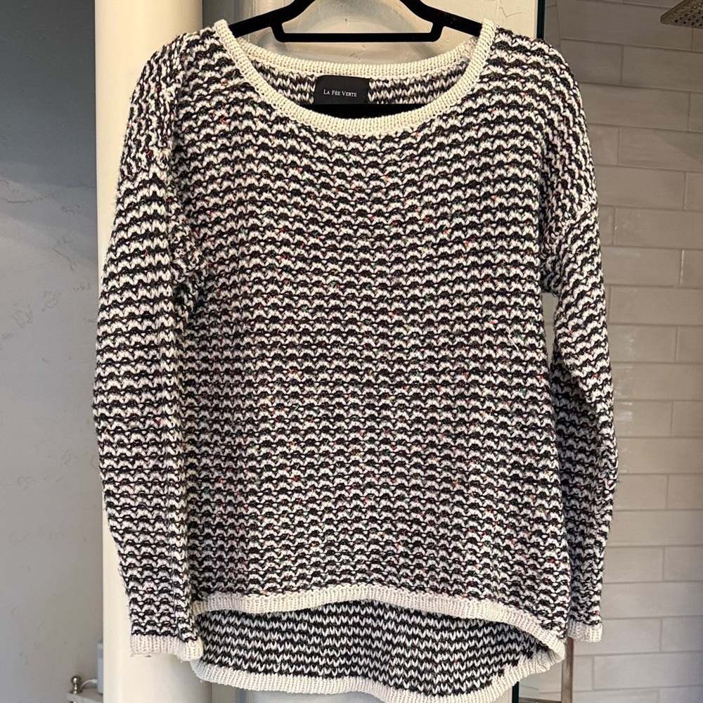 Women's Black and White Knit Crew Neck Sweater